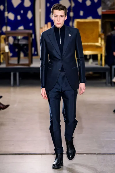 Look 39